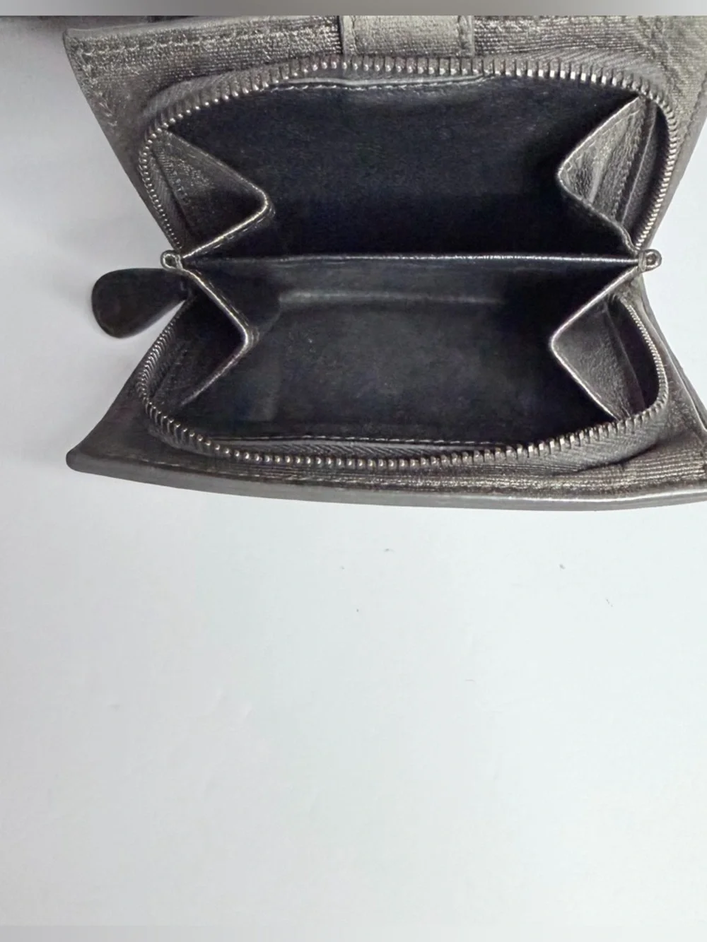 Bottega Veneta Metallic Gray Intrecciato Leather Wallet - Picture 6 of 7